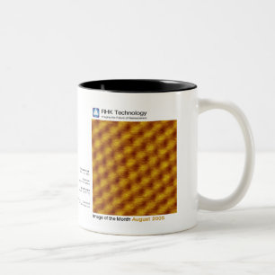 Caneca De Café Em Dois Tons Em agosto de 2005 - tecnologia de RHK: Imagem do