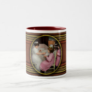 Caneca De Café Em Dois Tons Enfermeira - Brincando de enfermeira 1918