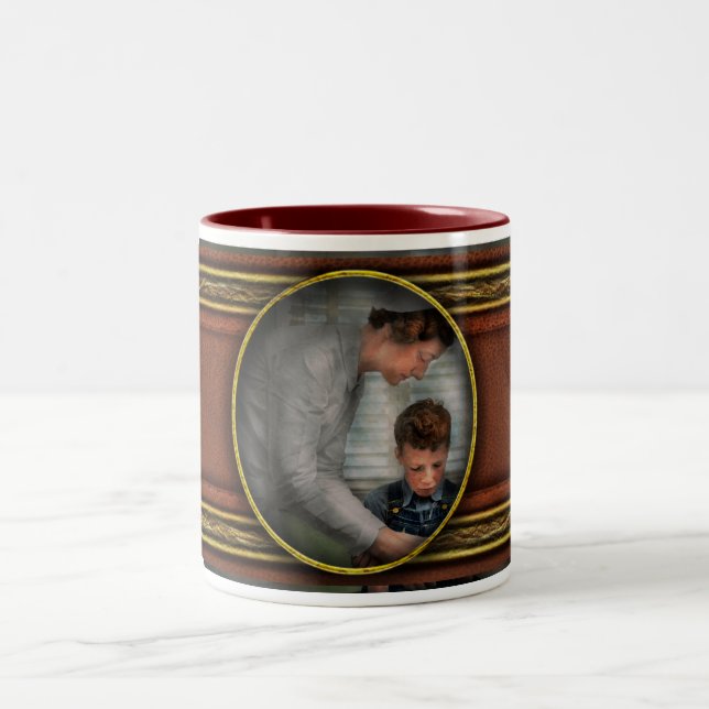 Caneca De Café Em Dois Tons Enfermeira - Consertando espíritos 1939 (Centro)