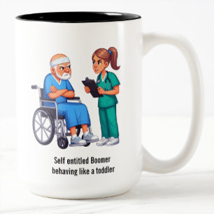 Caneca De Café Em Dois Tons Enfermeira Lidando com Paciente Idoso Egoísta 