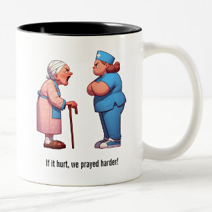 Caneca De Café Em Dois Tons Enfermeira virada para fora com vovó suja
