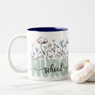 Caneca De Café Em Dois Tons Enfermeiro das Escolas de Flores Selvagens de Aqua