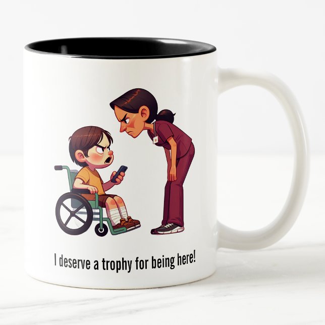 Caneca De Café Em Dois Tons Enfermeiro vs Descolamento de Brat (Criador carregado)
