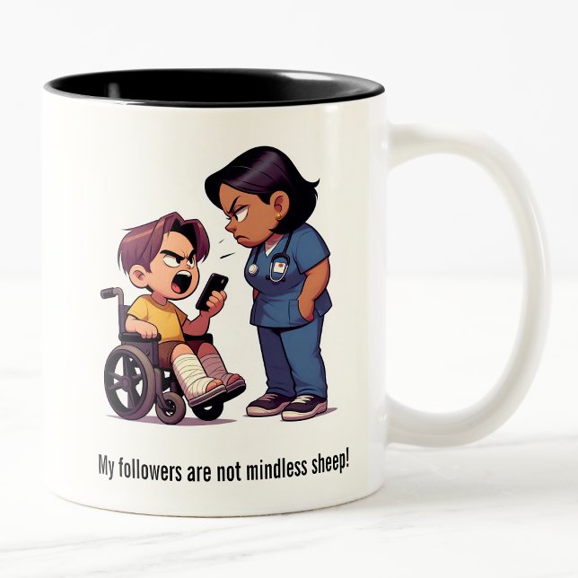 Caneca De Café Em Dois Tons Enfermeiro vs Descolamento de Brat (Criador carregado)