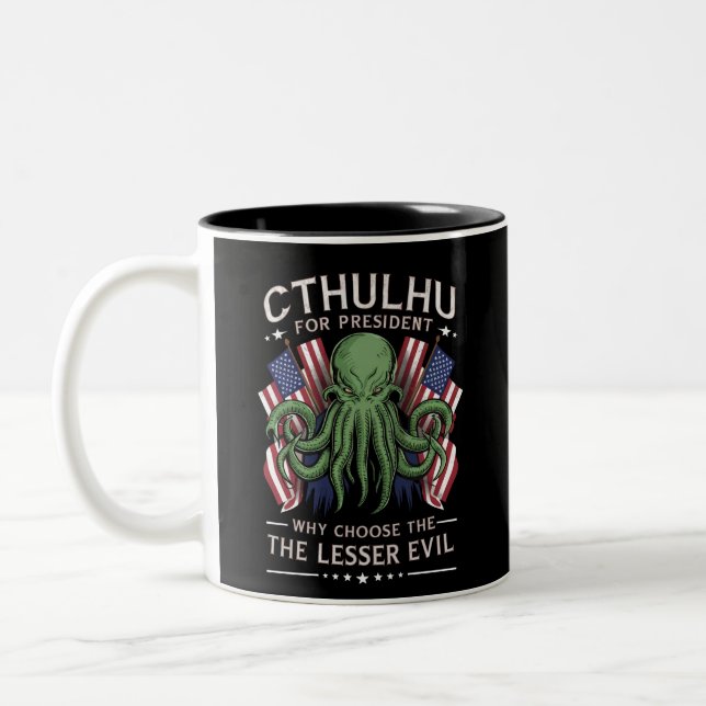 Caneca De Café Em Dois Tons Engraçado 2024 Eleições Cthulhu para Presidente (Esquerda)