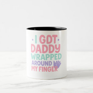Caneca De Café Em Dois Tons Enrolado em volta do meu dedo - doce citação do be