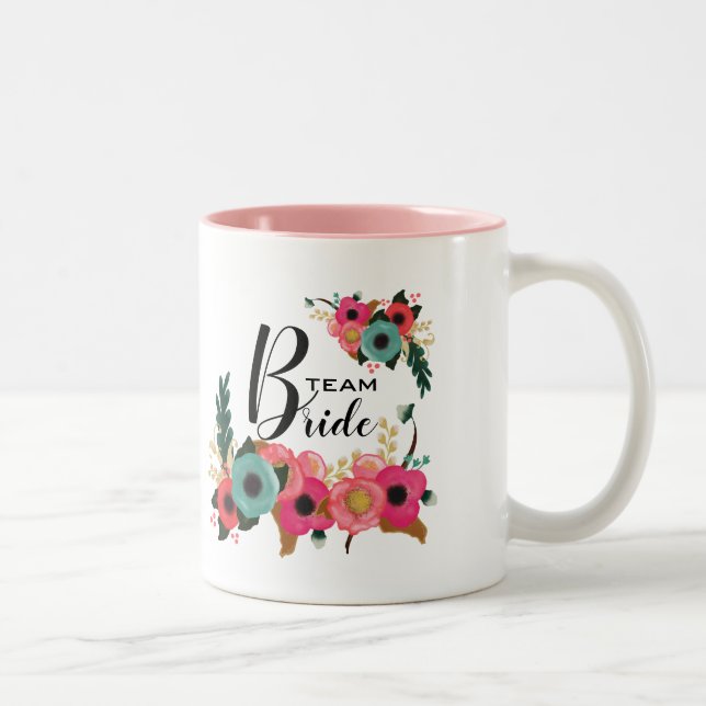Caneca De Café Em Dois Tons Equipe de noiva. Bridesmaid Modern Floral Personal (Direita)