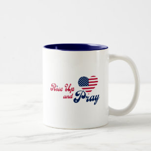 Caneca De Café Em Dois Tons Erga-se e Reze EUA Patriótico