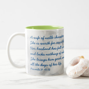Caneca De Café Em Dois Tons Escritura Esposa de Caráter Nobre Floral Azul