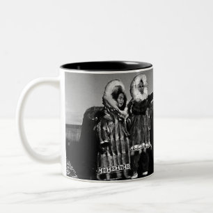 Caneca De Café Em Dois Tons Eskimo vestido de pele vintage Alasca iglu de gram