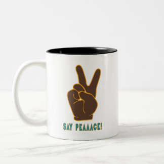 Caneca De Café Em Dois Tons Espalhar a paz sem temer o sinal de mão dois canec