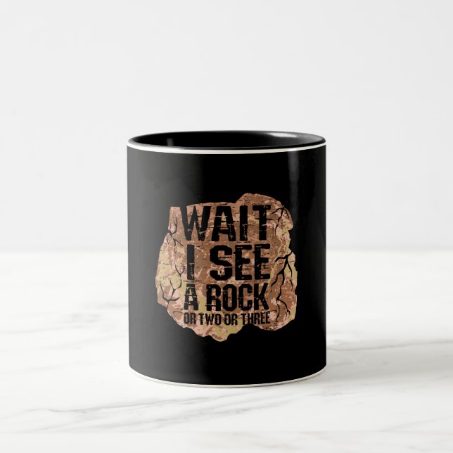 Caneca De Café Em Dois Tons Espere, Vejo Uma Pedra (Centro)