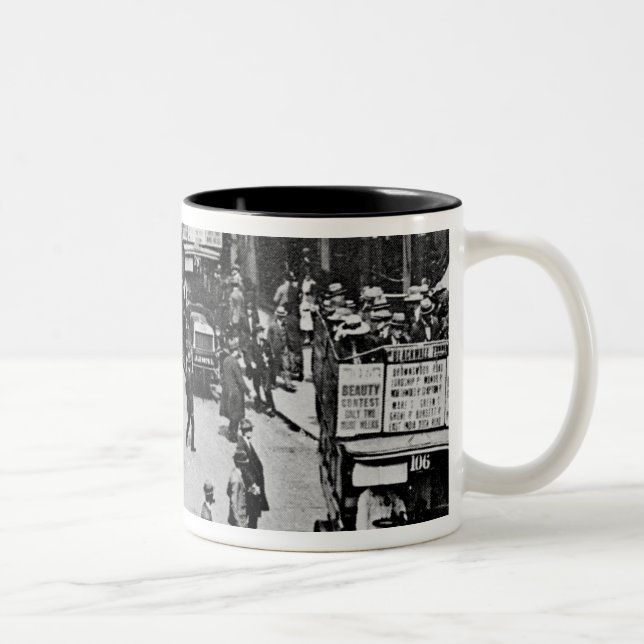 Caneca De Café Em Dois Tons Estação de Finsbury Park, c.1923 (Direita)
