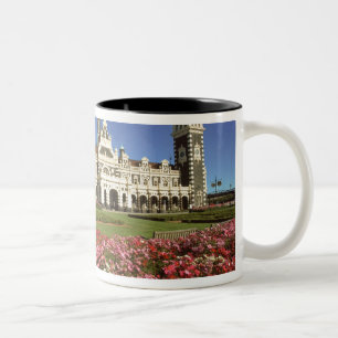 Caneca De Café Em Dois Tons Estação de trem histórica, Dunedin, Nova Zelândia
