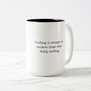 Caneca De Café Em Dois Tons Estilidade num mundo ocupado
