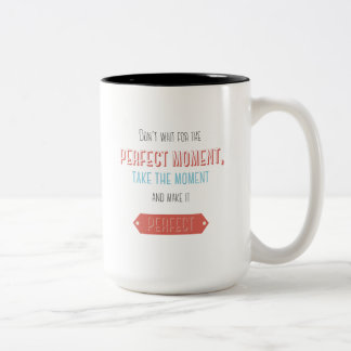 Caneca De Café Em Dois Tons Estilo retrô tipográfico motivacional