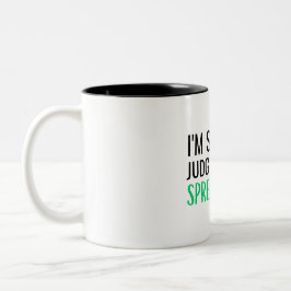 Caneca De Café Em Dois Tons Estou Julgando Silenciosamente Sua Planilha