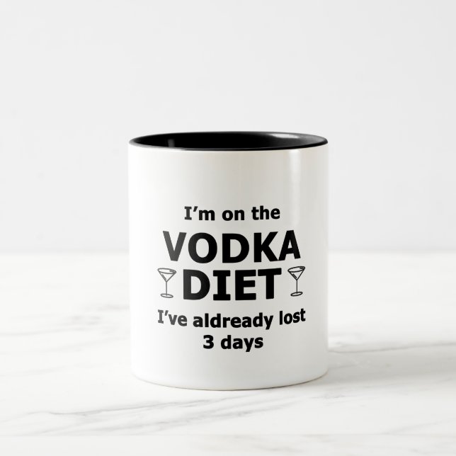 Caneca De Café Em Dois Tons Estou na Dieta Vodka (Centro)