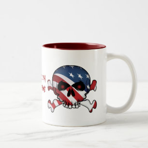 Caneca De Café Em Dois Tons Estrelas e Stripes Crânio,