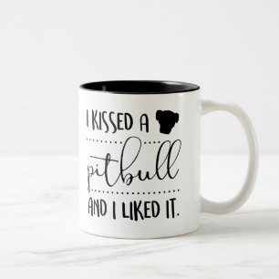 Caneca De Café Em Dois Tons Eu beijei um Pitbull