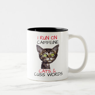 CANECA DE CAFÉ EM DOIS TONS EU CORRO EM GATOS DE CAFEÍNA E PALAVRAS DE CUSTO