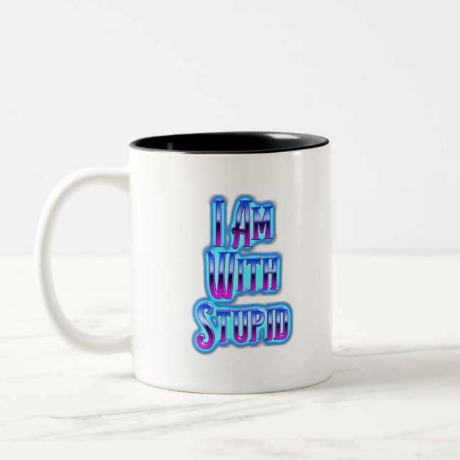 Caneca De Café Em Dois Tons Eu Estou Com um Idiota (Esquerda)