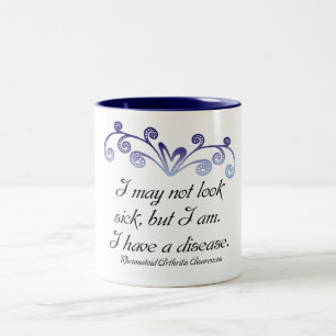 Caneca De Café Em Dois Tons Eu não posso olhar… a artrite reumatóide doente