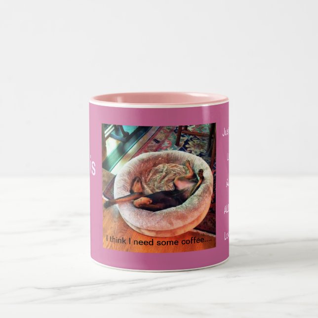 Caneca De Café Em Dois Tons Eu penso que eu preciso algum café (Centro)