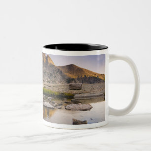 Caneca De Café Em Dois Tons EUA, Colorado, Rocky Mountain NP. Nuvens de tempes