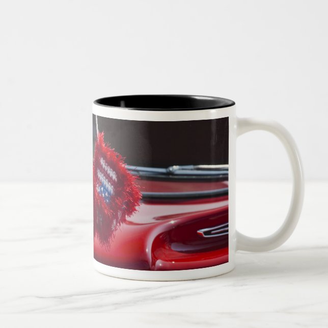Caneca De Café Em Dois Tons EUA, Massachusetts, Gloucester. Dados fofos com (Direita)