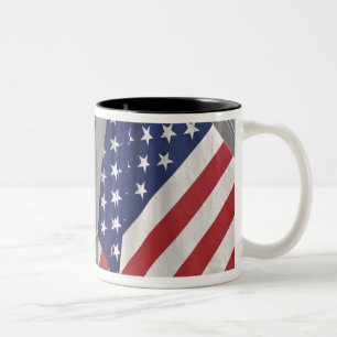 Caneca De Café Em Dois Tons EUA; Massachusetts; Stockbridge; Pão Diário