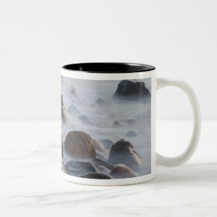 Caneca De Café Em Dois Tons EUA, Nova York, East Hampton. surf no oceano