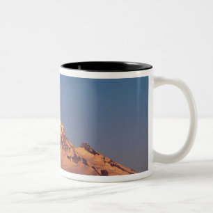 Caneca De Café Em Dois Tons EUA, Oregon, Mt Hood. O pôr do sol cria alpenglow