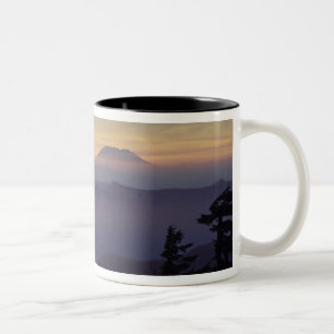 Caneca De Café Em Dois Tons EUA, Washington. Monte St. Helens visto através