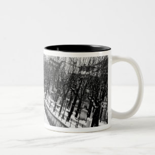 Caneca De Café Em Dois Tons Europa, Áustria, Salzburgo. A margem do Rio