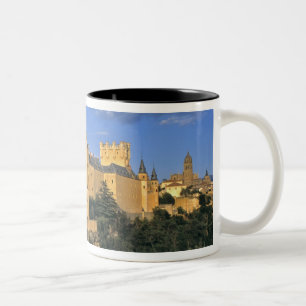 Caneca De Café Em Dois Tons Europa, Espanha, Segovia. O Alcazar, um Patrimônio