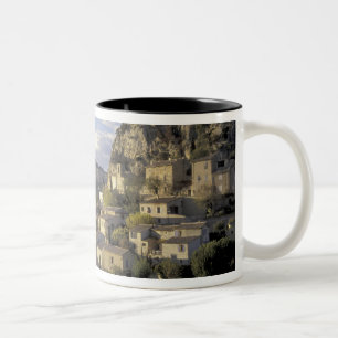 Caneca De Café Em Dois Tons Europa, França, Provença, La Roque Alric,