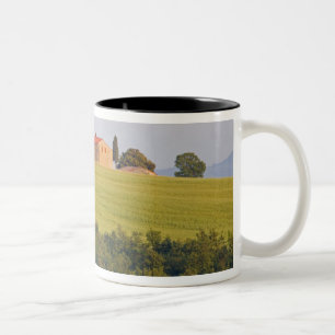 Caneca De Café Em Dois Tons Europa; Itália; Toscana, Capela no Morro