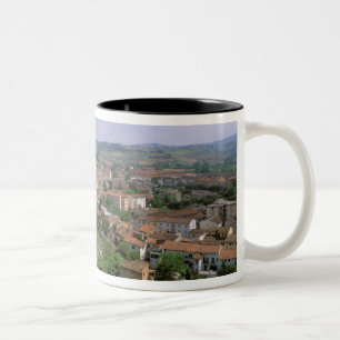 Caneca De Café Em Dois Tons Europa, Itália, Toscana, Certaldo. Colina medieva