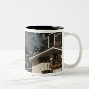 Caneca De Café Em Dois Tons Europa, Itália, Vale de Aosta, COURMAYEUR: Cidade