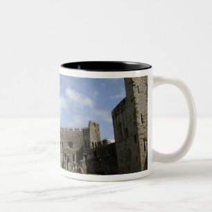 Caneca De Café Em Dois Tons Europa, País de Gales, Caernarfon. Castelo Caerna