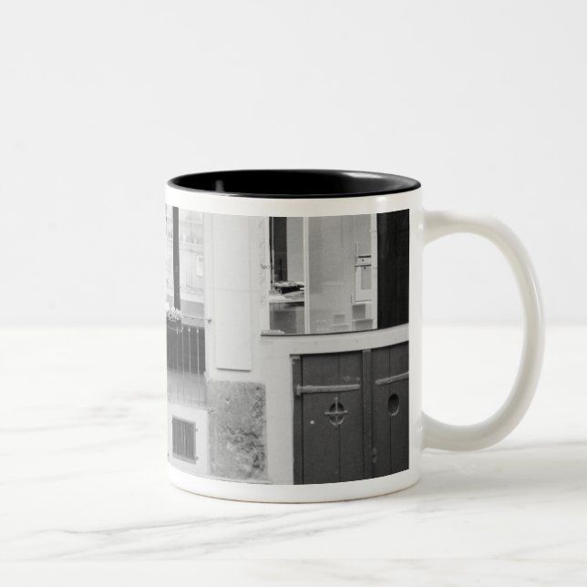 Caneca De Café Em Dois Tons Europa, Suiça, Berne. Edifício Kramgasse (Direita)