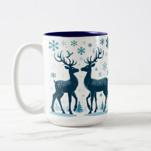 Caneca De Café Em Dois Tons Família de Rena Azul Silhueta no Inverno Neve