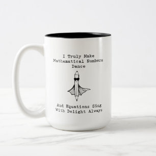 Caneca De Café Em Dois Tons Fazendo Números Dançar: Equações Cantam com Delíci
