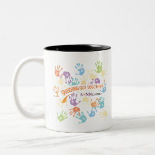 Caneca De Café Em Dois Tons Fazendo Rotação Juntos