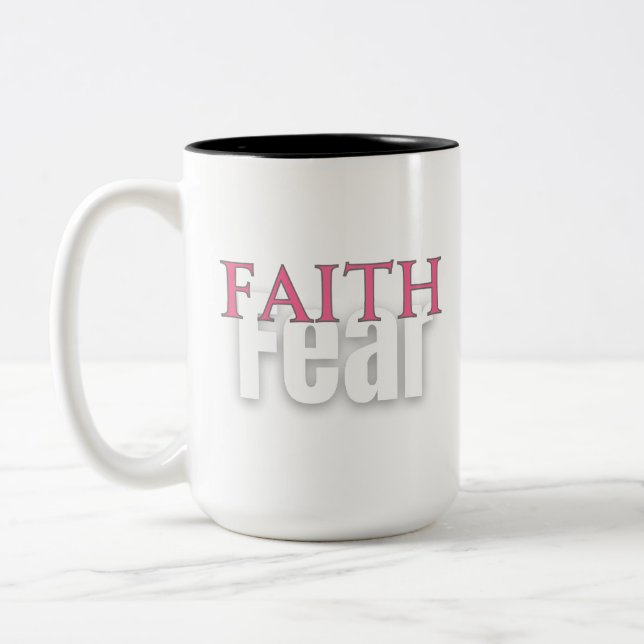 Caneca De Café Em Dois Tons FÉ SOBRE O MEDO Mug (Esquerda)