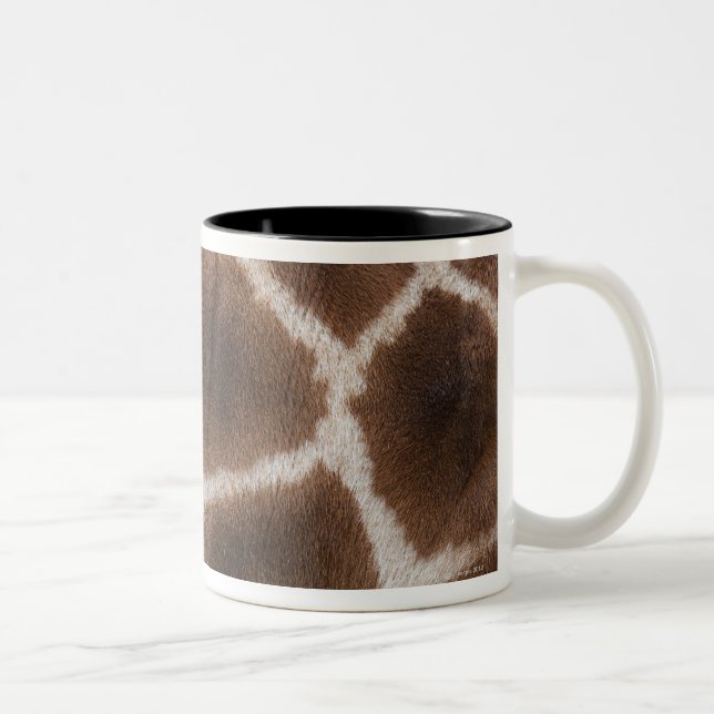 Caneca De Café Em Dois Tons Feche acima da pele dos girafas (Direita)
