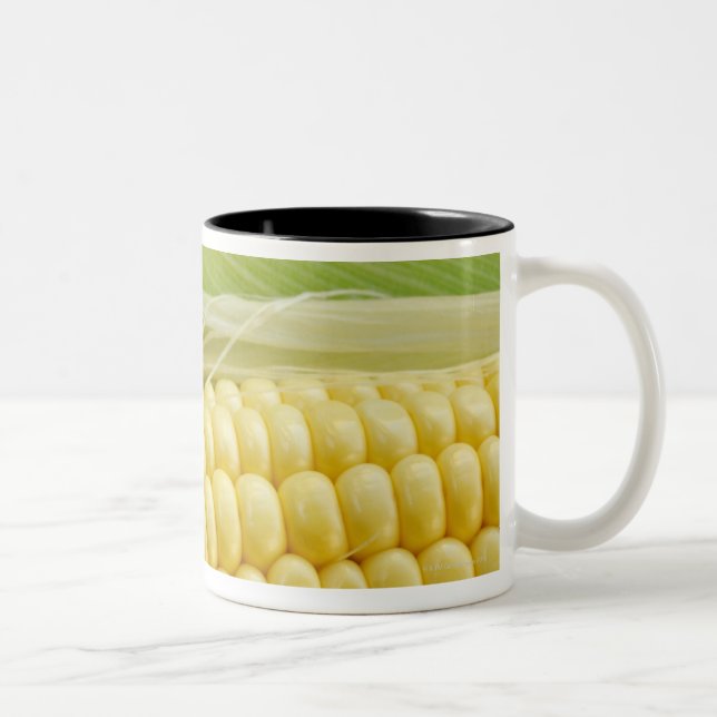 Caneca De Café Em Dois Tons Feche acima do milho (Direita)