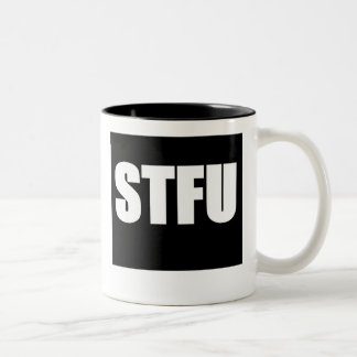 Caneca De Café Em Dois Tons Feche acima STFU