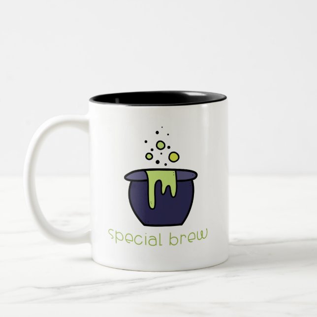 Caneca De Café Em Dois Tons Feiticeira especial: Halloween Brew (Esquerda)